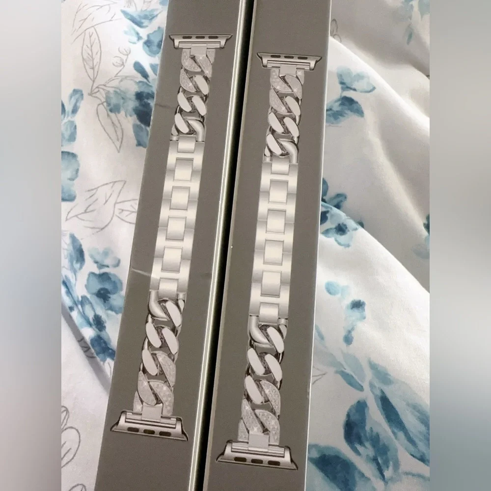 Royal Tech Silver Bling Band w/Tools to Adjust Links -Apple- 38MM/40MM/41MM NIB